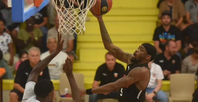 photo  shannon bogues et le msb ont facilement dominé limoges, mardi.  &copy;  bruno boury 