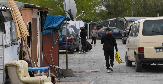 photo  la nouvelle politique de résorption des bidonvilles est née d’un constat d’échec des politiques antérieures, dites politique de la patate chaude. cette dernière consistait à renvoyer le problème chez le voisin, sans traiter le problème à la racine.  &copy;  archives co – laurent combet 
