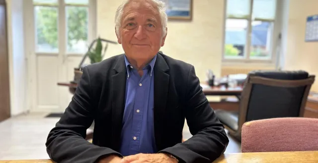 photo  marcel mortreau quittera ses fonctions de maire en mars 2026. il sera resté 18 ans au service de ses administrés.  &copy;  le maine libre 