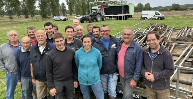 photo  les membres de l’association comice sarcé 2025.  &copy;  le maine libre 