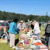 photo  que ce soit en centre-ville, dans les bourgs, sur les stades de foot, les vide-greniers attirent toujours énormément de badauds. 