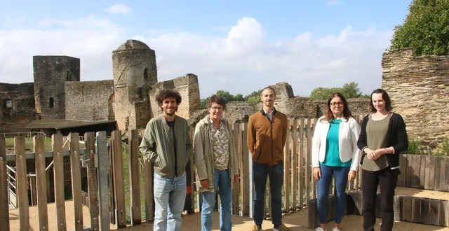 photo  baptiste robin, président de l’association patrimoine et culture, anny prod’homme, adjointe au tourisme et patrimoine, adrien bouvet de l’office de tourisme de l’anjou bleu, céline yildiz et sandrine breton, du tourisme à ombrée d’anjou.  &copy;  co 