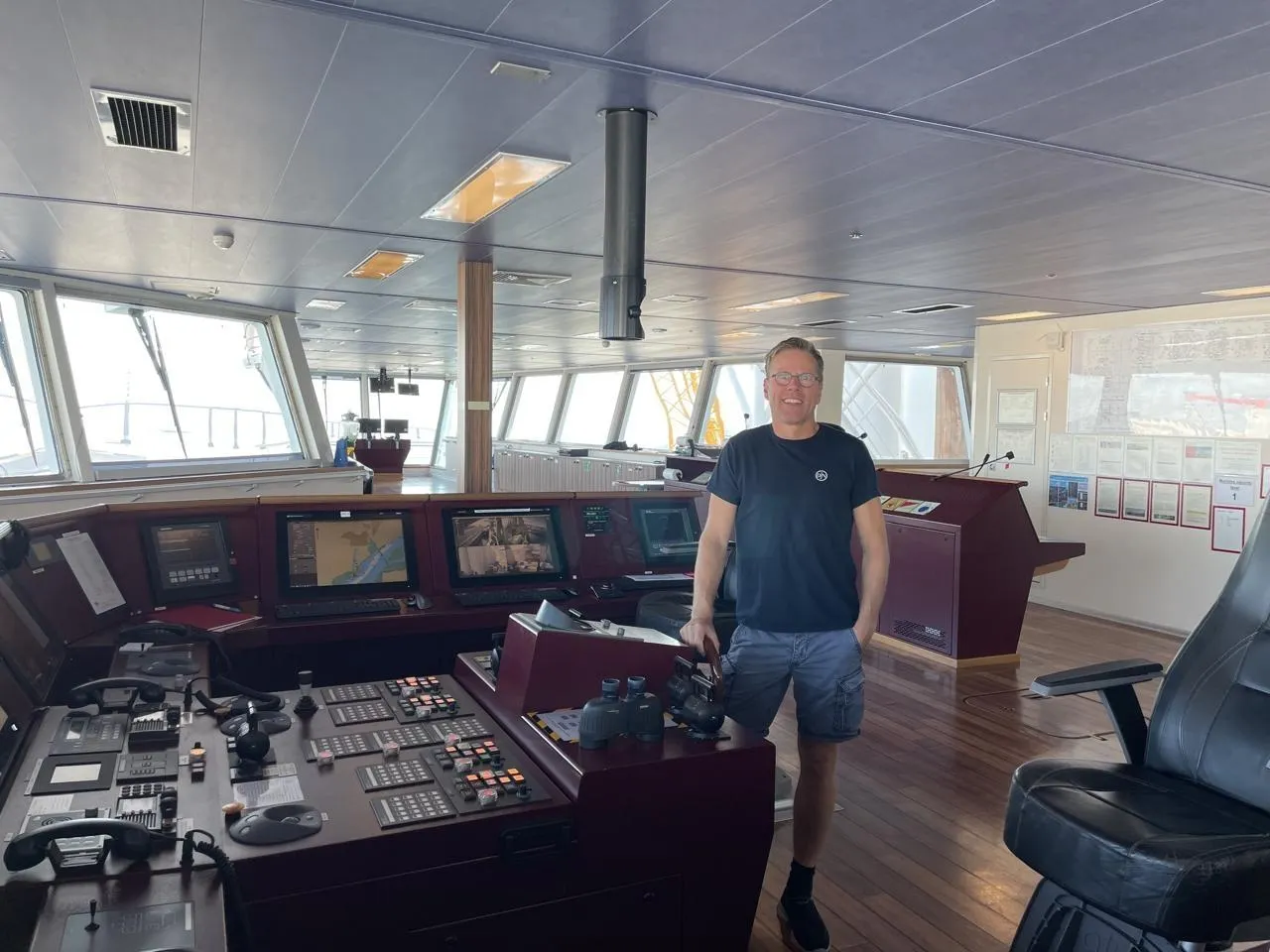 Shadows hinting at pleasure