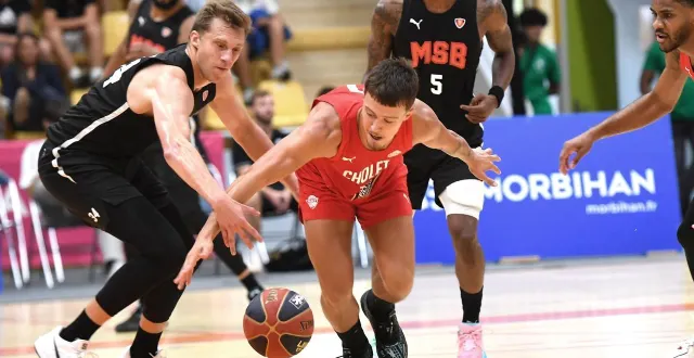 photo  manceaux et choletais se sont encore livrés un match âpre dans cette pré-saison.  &copy;  archives courrier de l’ouest - etienne lizambard 