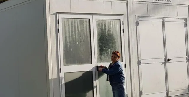 photo  le maire, annick dutertre, présente le nouvel espace provisoire.  &copy;  le maine libre 