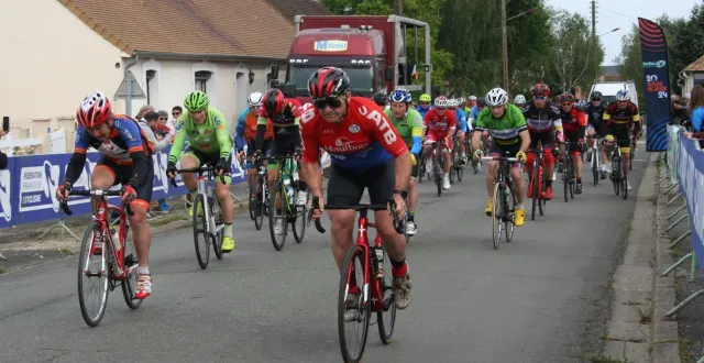 photo  ils seront près de 200 coureurs àau départ.  &copy;  archives le maine libre 