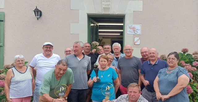 photo  la 5e édition du challenge de l’amitié entre les sociétés de boules de fort de la bonne tenue et de la concorde a eu lieu samedi 30 août au cercle de boules de fort de la bonne tenue d’épiré. les équipes, tirées au sort et composées d’un sociétaire de chaque association, on toutes été évincées de la course face à l’équipe d’éva rousseau et d’éric grimault qui a remporté le challenge avec un score de 12 à 10 devant éric blouin et bernard cholet. l’équipe de jean pierre fauchard et andré roynard a terminé 3e et celle de christian orain et de pascal grimault termine 4e.  &copy;  co. 