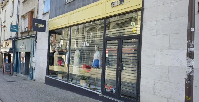 photo  l’enseigne yellow store a fermé définitivement ses portes rue gambetta.  &copy;  photo : le maine libre 