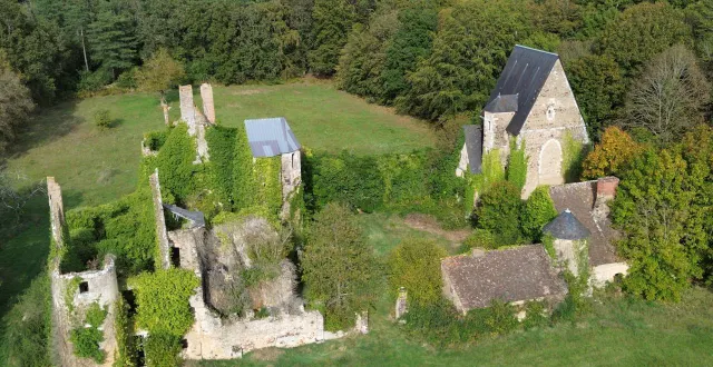 photo  le château de la buzardière, bien qu’en ruines, est privé et n’est pas accessible aux visiteurs.  &copy;  ouest-france 