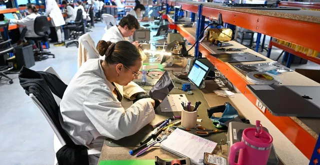 photo  verrières-en-anjou, vendredi 5 septembre 2025. okamac a emménagé en mars dans ce bâtiment neuf de 4 000 m².  &copy;  co – josselin clair 