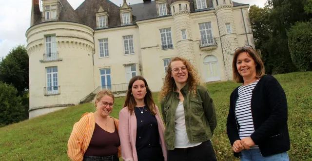 photo  de gauche à droite, laura merceron, karine rival, khloé seveste, nouvelles formatrices et sandra boullier, directrice. aurélien verrier, quatrième nouveau formateur, prendra son poste dans quelques jours.  &copy;  le maine libre 