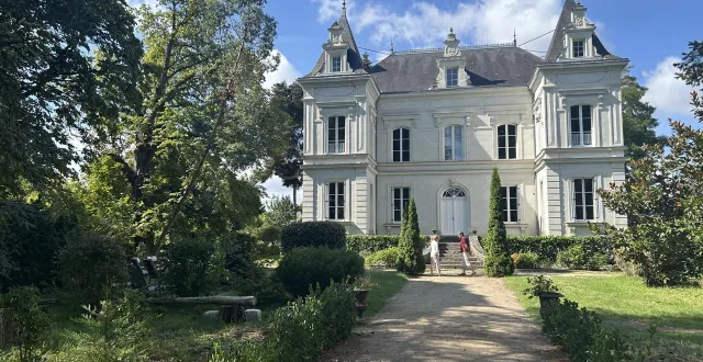 photo  beaufort-en-vallée, le 28 juillet 2025. martine et jean-paul frontès ont eu un coup de cœur pour les léards d’authion, une demeure d’époque napoléon iii au style val de loire.  &copy;  co – christophe ricci 