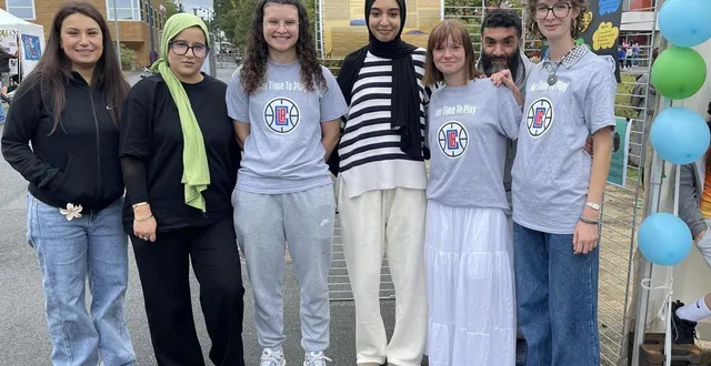 photo  les six jeunes allonnaises qui vont gravir le mythique kilimandjaro.   &copy;  le maine libre 