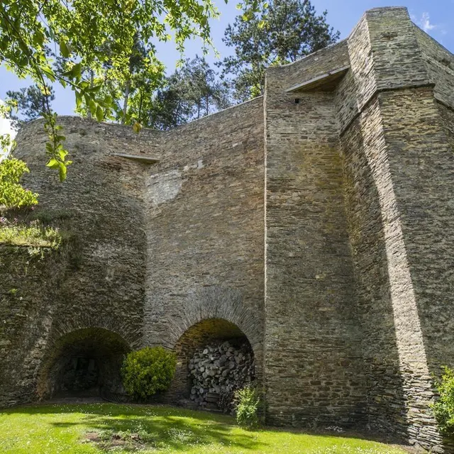 photo les fours à chaux s’ouvrent à la visite.  ©  étienne begouen