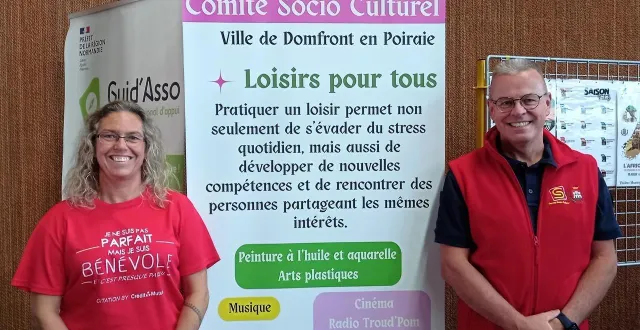 photo  amélie cawet et yvon daguet, coprésidents du comité socio culturel de domfront-en-poiraie, très satisfaits de cette belle journée de rencontres entre le public et les associations.  &copy;  ouest-france 