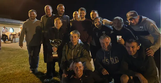 photo  l’équipe de foot loisir de sainte-gauburge.  &copy;  ouest-france 