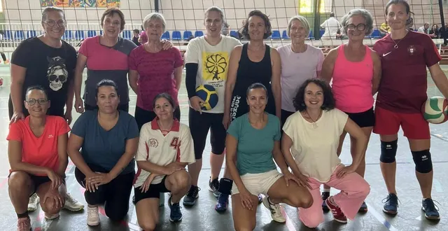 photo  le patronage laïque d’argentan (ici les volleyeuses) ont fêté les 100 ans du club.  &copy;  ouest-france 