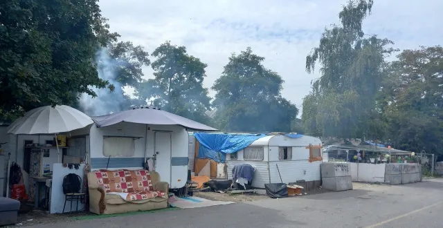 photo  il est prévu que les 120 occupants roms du camp de villechien, à saint-barthélemy-d’anjou, seront redirigés sur le site aménagé et encadré du lieu-dit du bas-des-vignes en décembre 2025.  &copy;  ouest-france 