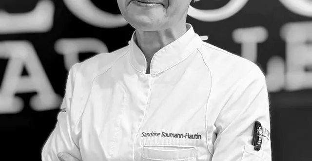 photo  sandrine baumann-hautin vient toute la journée de mardi 9 septembre en cuisine, à l’ehpad de saint-saturnin.  &copy;  damien marie 