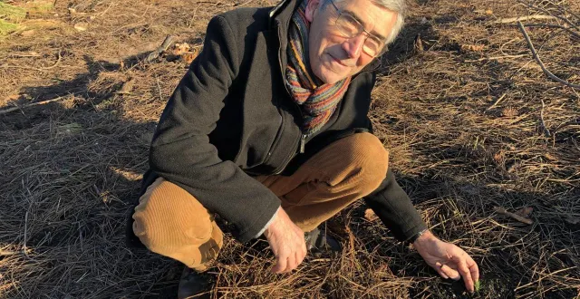 photo  gérard lambert, le maire de teloché (sarthe), s’est opposé à l’installation de caravanes dans un terrain communal, jeudi 4 septembre.  &copy;  ouest-france 