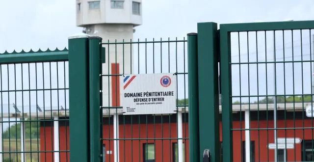 photo  un portail avec un signe « défense d’entrer » entoure la nouvelle prison située à vendin-le-vieil (pas-de-calais) qui accueille depuis fin juillet dans un quartier de haute sécurité des détenus issus du narcotrafic.  &copy;  francois lo presti / afp 