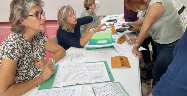 photo  le forum des associations d’écouché-les-vallées (orne) a attiré un large public venu se renseigner.  &copy;  ouest-france 