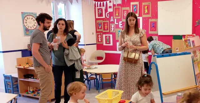 photo  les nouveaux parents d’élèvesont visité la classe rénovée.  &copy;  co 