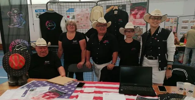 photo  pour les associations telle que celle du country girls and boys, cette matinée au forum des associations est très importante. elle permet de faire état de son savoir-faire directement avec le public.  &copy;  ouest-france 