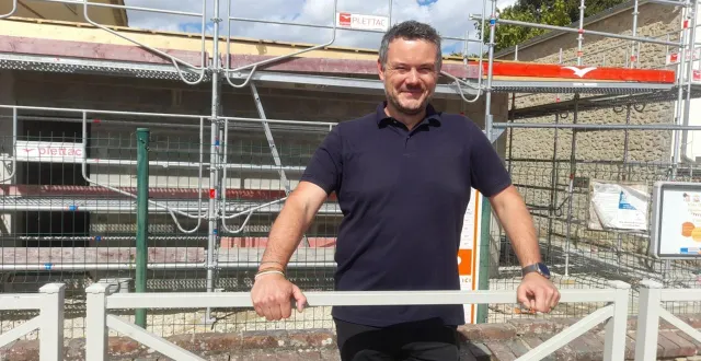 photo  parmi les projets menés par tony foulon et le conseil municipal, la création d’une nouvelle classe dans l’école.  &copy;  le maine libre 