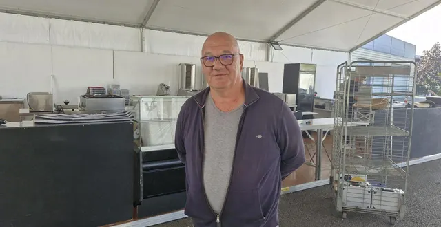 photo  patrice champain revient à la foire du mans chaque année pour proposer un service de restauration.  &copy;   photo le maine libre 