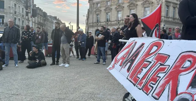 photo  dans la soirée du 8 septembre 2025, une centaine de personnes s’était déjà réunie au mans en amont du mouvement 