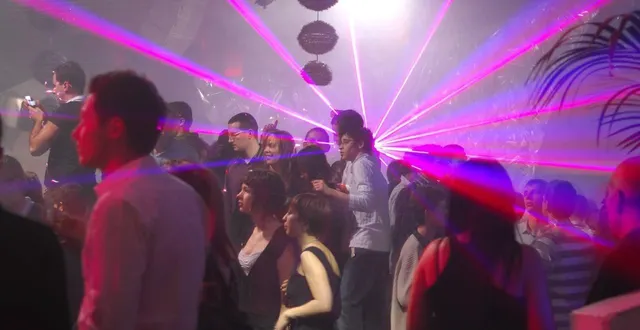 photo  un internaute anonyme a lancé début septembre une pétition sur change.org réclamant la fermeture de la boîte de nuit le guss, située à cholet. une demande balayée par la direction du club.  &copy;  archives co – photo d’illustration. 