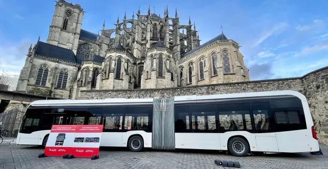 photo  le modèle du futur bus articulé roulant à l’hydrogène a été présenté, en décembre 2024. quatre véhicules de ce type circuleront au mans, d’ici à la fin de l’année 2025.  &copy;  archives ouest-france 