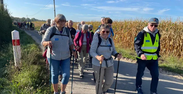 photo  227 personnes ont participé à la « grande randonnée pédestre » annuelle de la fédération départementale de la sarthe de générations mouvement, ce mardi 9 septembre 2025 à bazouges-cré-sur-loir.  &copy;  le maine libre - louis gohin 