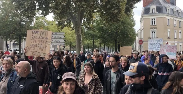 photo  le cortège de manifestants à angers, ce mercredi 10 septembre.  &copy;  ouest-france 