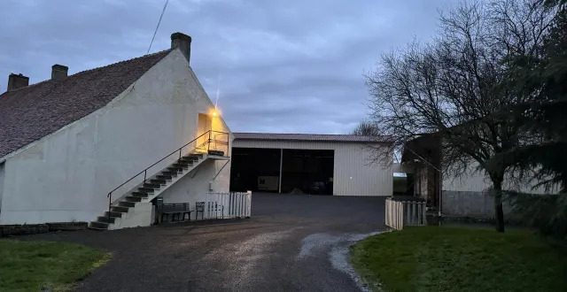 photo  l’homme aurait tiré sur les gendarmes depuis son domicile, à origny-le-roux. il aurait visé la tête d’un des militaires.  &copy;  archives ouest-france 