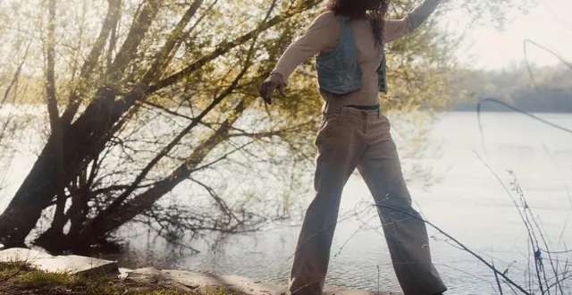 photo  tournage du clip au port à soyer, au printemps dernier.  &copy;  la mine de léo 