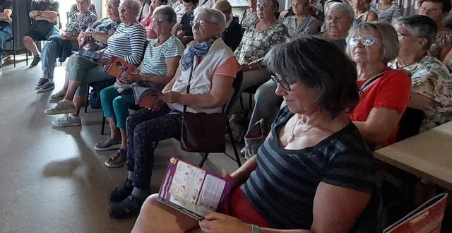photo  les seniors se sont réunis lundi 8 septembre, à l’espace socioculturel du candéen.  &copy;  ouest-france 