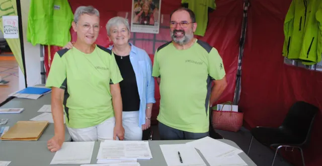 photo  catherine lemoine (au centre) est la présidente de l’association jumelles-rando.  &copy;  co 