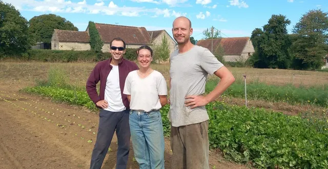 photo  de gauche à droite hugo lobet, ouvrier sur l’espace test, emma pillon et pierre pottié- sperry  &copy;  ouest-france. 