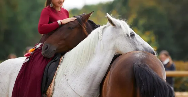 photo  mégane desesquelle, artiste équestre, fera six représentations à la foire de lessay (manche) les 13 et 14 septembre 2025.  &copy;  archives personnelles 