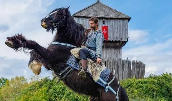 photo  la fête médiévale au château du pineau devrait attirer de nombreux visiteurs.  &copy;  dr 