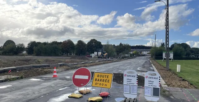 photo  les travaux d’aménagement de la rue durmeyer à flers, dans l’orne, ont débuté jeudi 11 septembre 2025.  &copy;  ouest-france 
