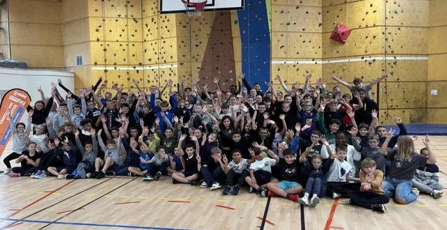 photo  pas moins de 150 élèves de 6e ont découvert divers sports.  &copy;  le maine libre 