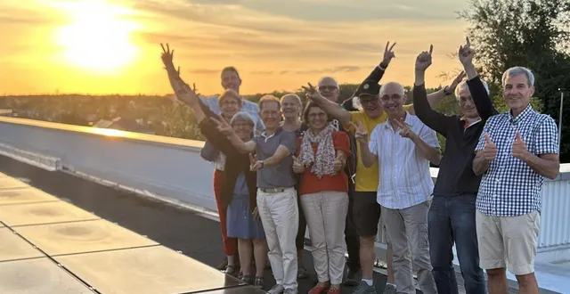 photo  le groupe scolaire de corné est couvert depuis peu d’une centrale solaire photovoltaïque. elle a été inaugurée vendredi 5 septembre en présence des membres de l’association énergies renouvelables citoyennes loire-authion (ener’cla), à l’origine du projet en 2018. financée par une participation citoyenne et un emprunt qui sera remboursé par la vente de l’électricité, la station ne coûte rien à la municipalité.  &copy;  dr 
