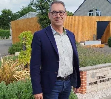 photo  le directeur de la mfr de chalonnes, william poissonneau.  &copy;  ouest-france 