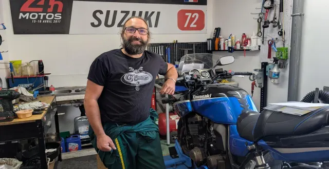 photo  julien guyot passe en sarl son atelier g’garage.  &copy;  ouest-france 