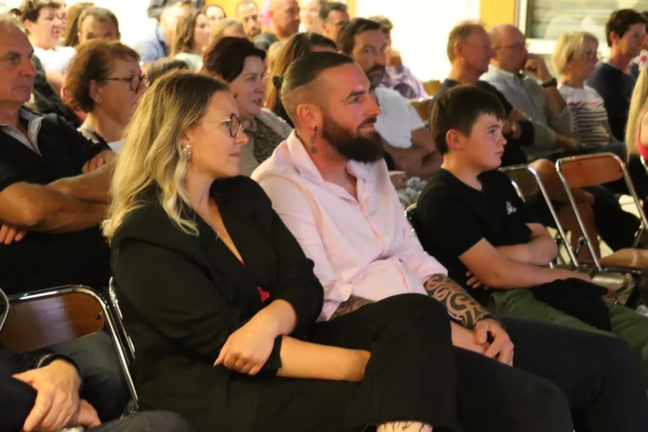 Evy Vieira's Arousing Performance