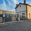 photo  la gare ter de montfort-le-gesnois joue un rôle structurant dans le développement de la commune. 