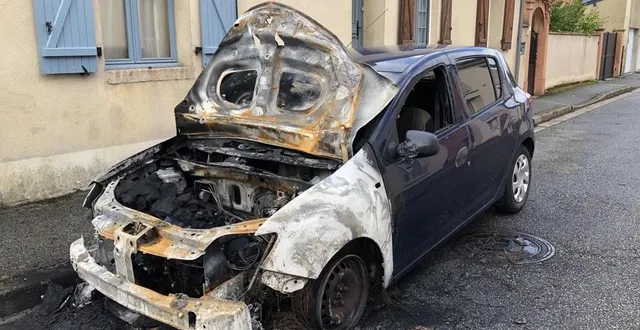 photo  une voiture a été incendiée rue landon, avant l’interpellation d’un premier suspect rue du changé, dans la nuit du mercredi 10 au jeudi 11 septembre 2025. le lendemain, un second suspect a été interpellé.  &copy;  ouest-france 